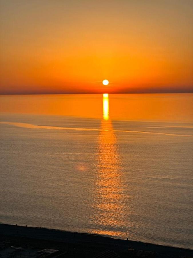 Polo Lägenhet Batumi Exteriör bild